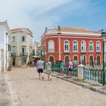 Happy Tavira